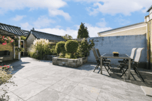 GMD CONSTRUCT travaux de carreleur, pose de carrelage extérieur 2 cm pour terrasse dans la région de Ciney, Namur, Dinant, Marche-en-famenne.